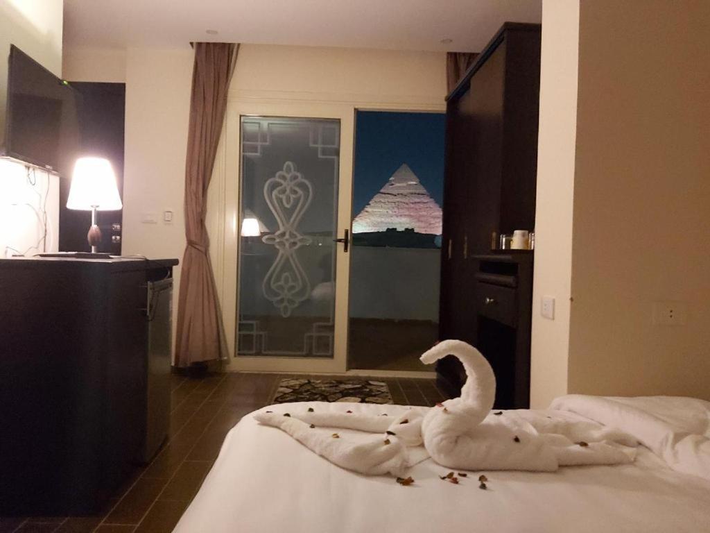 Pyramids Plateau Inn Giza Exterior photo