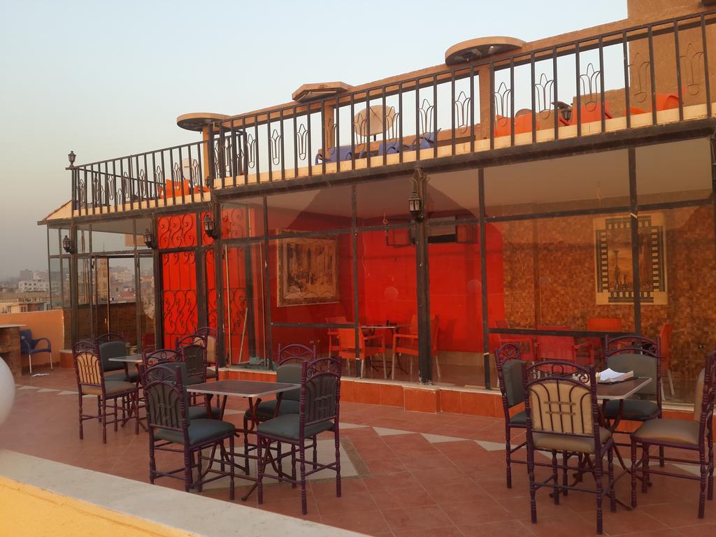 Pyramids Plateau Inn Giza Exterior photo